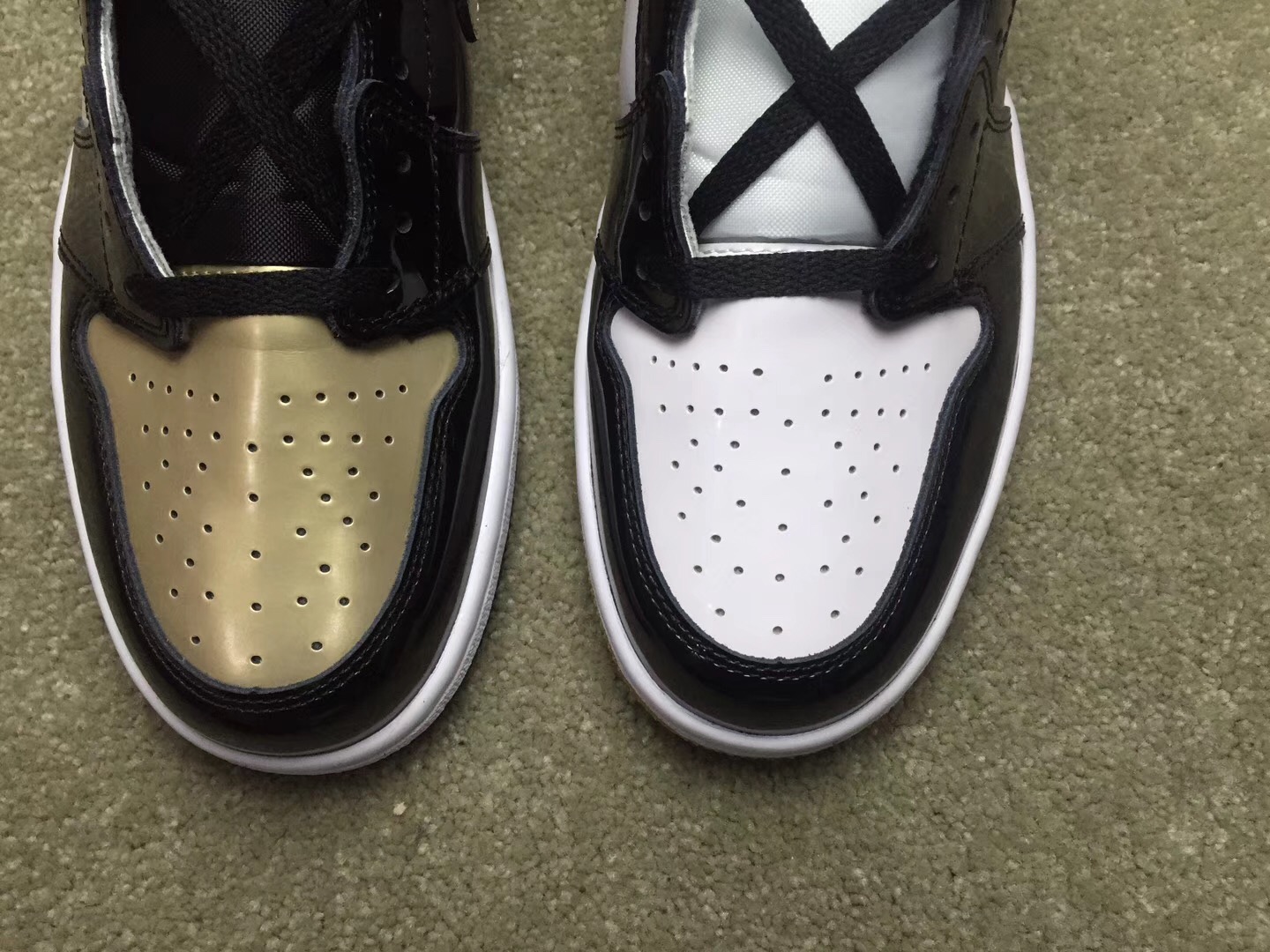 Jordan 1 Retro High Gold Top 3 861428-001