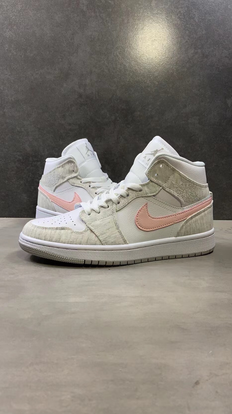 Jordan 1 Mid SE Light Iron Ore (W) DN4045-001