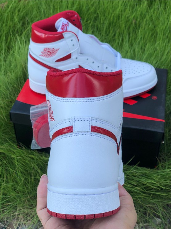 Jordan 1 Retro Metallic Red 2017 555088-103