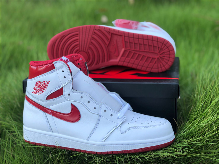 Jordan 1 Retro Metallic Red 2017 555088-103