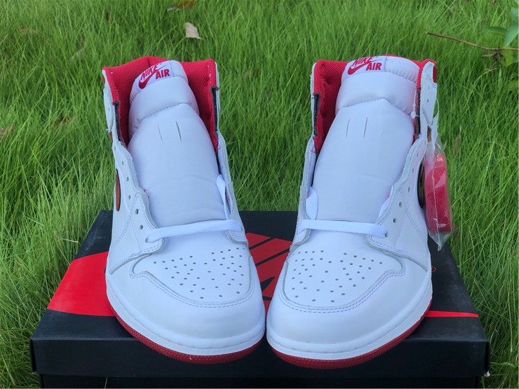 Jordan 1 Retro Metallic Red 2017 555088-103