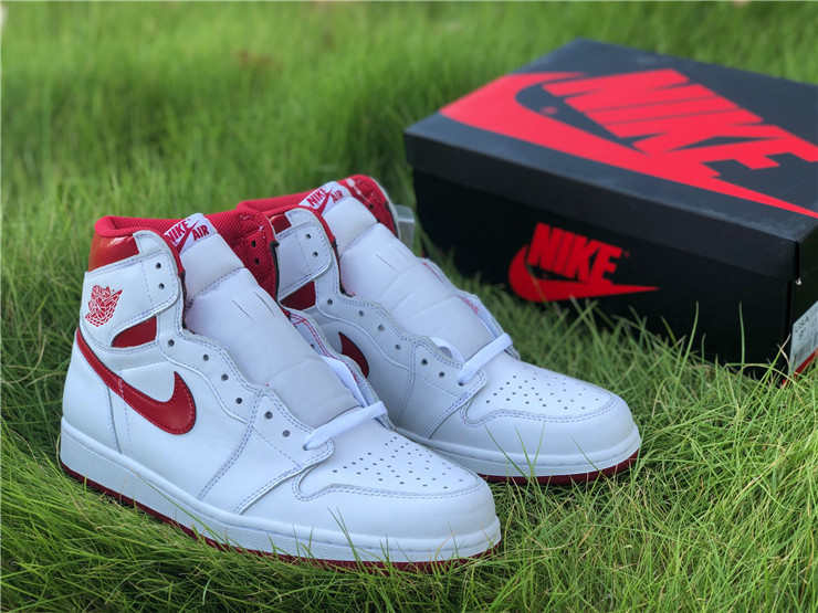 Jordan 1 Retro Metallic Red 2017 555088-103