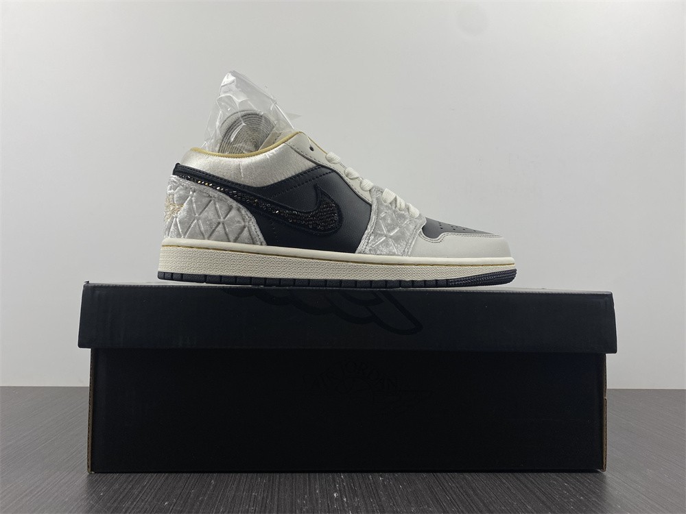 Jordan 1 Low Beaded Swoosh DV1762-001