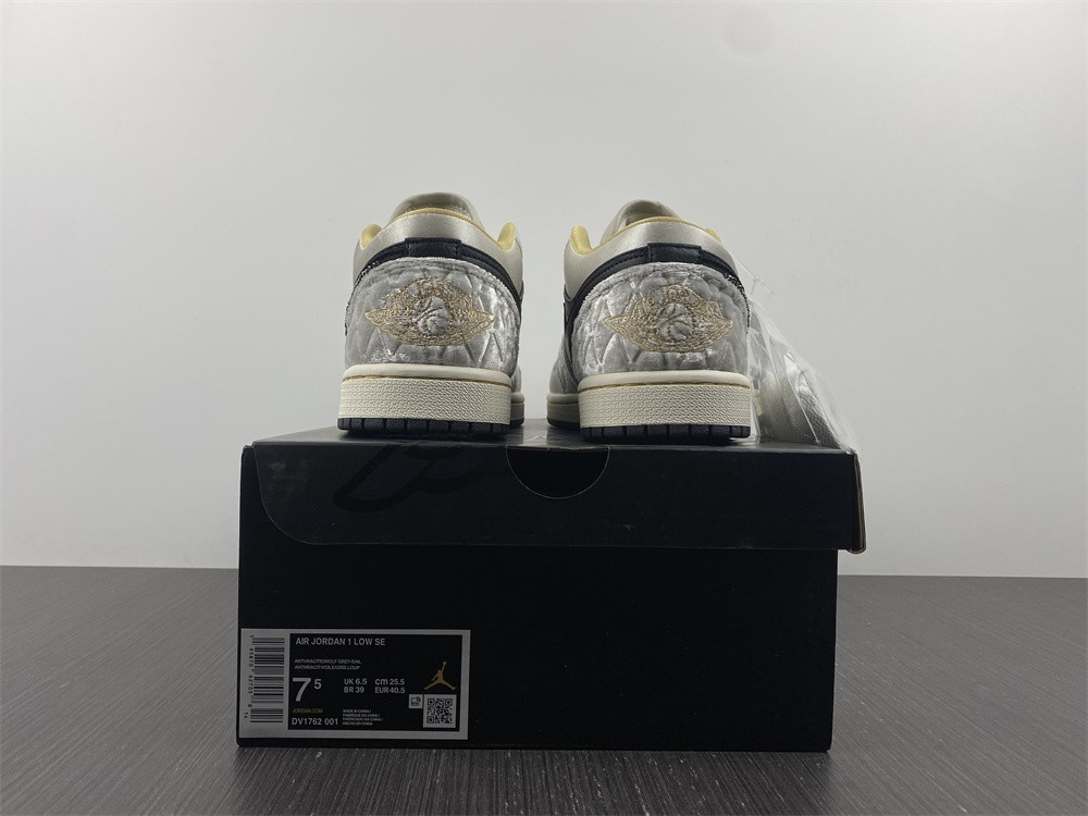 Jordan 1 Low Beaded Swoosh DV1762-001