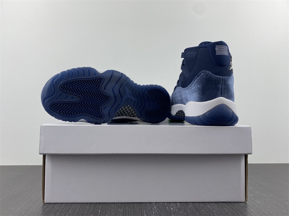 Jordan 11 Retro Midnight Navy (W) AR0715-441