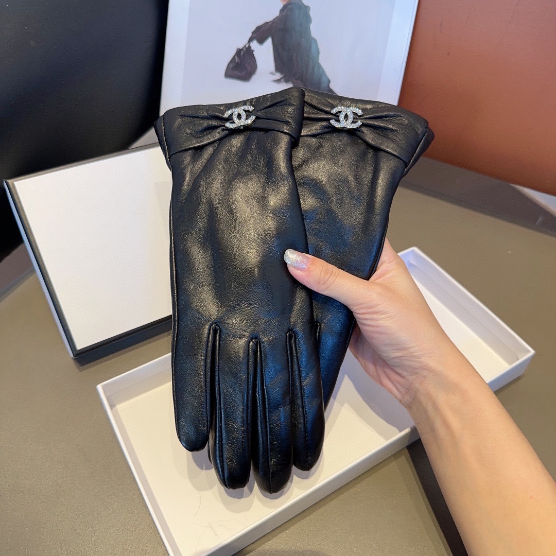 gloves 000