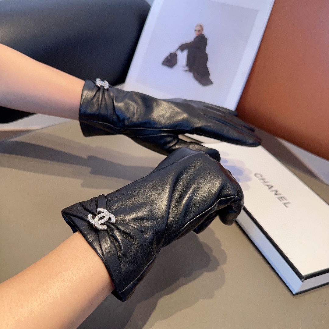 gloves 000
