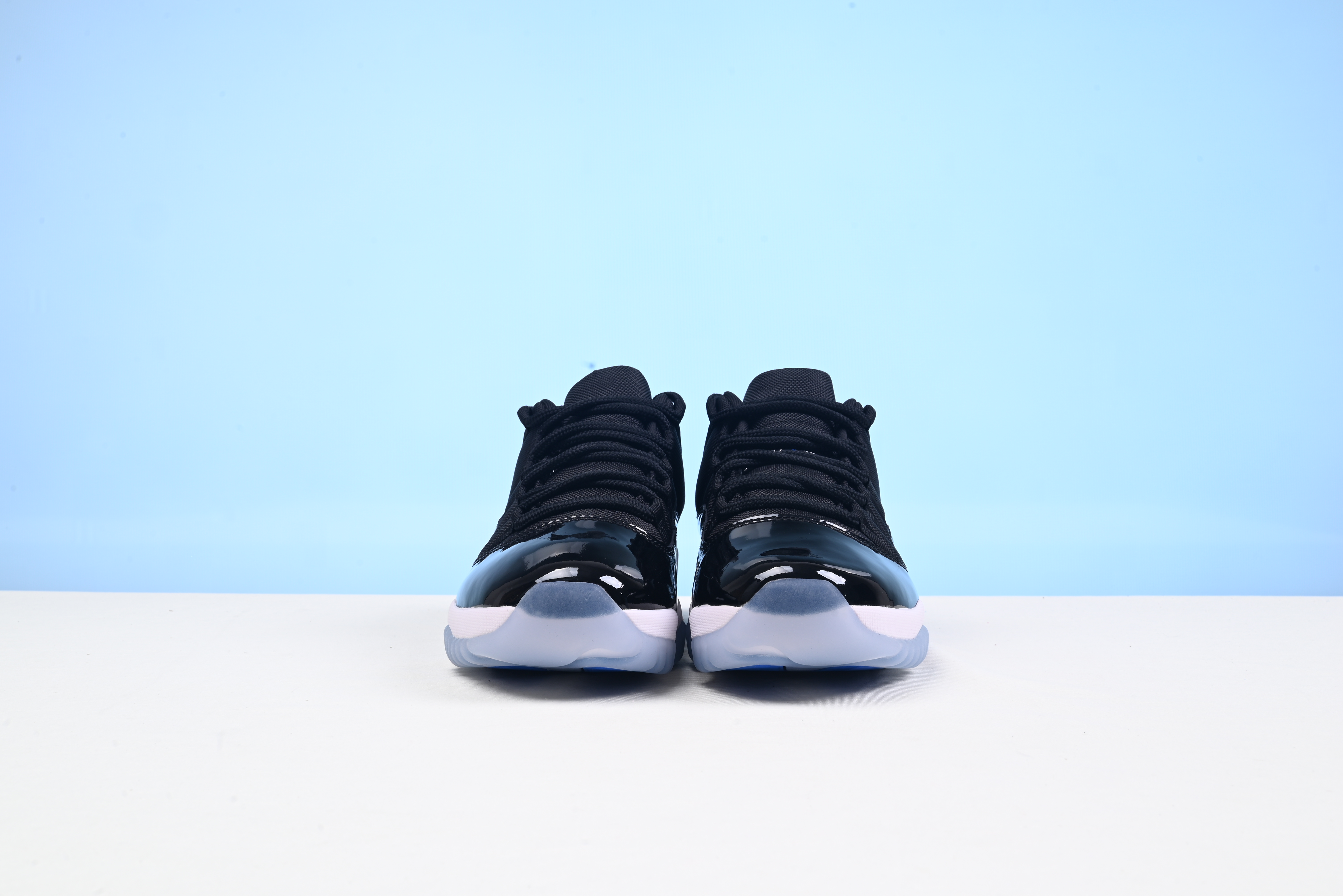 Air Jordan 11 low Space Jam FV5104-004
