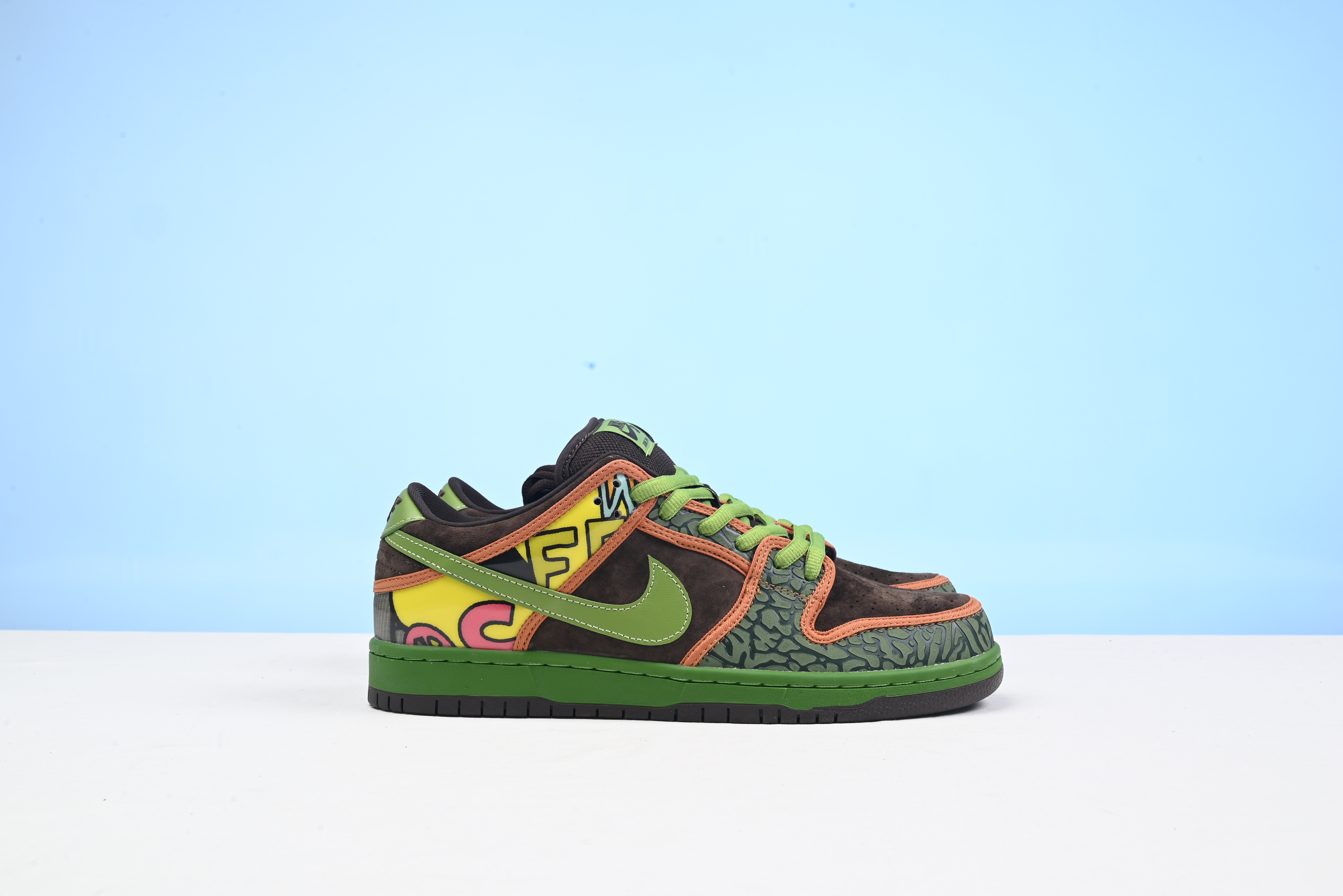 Nike SB Dunk Low De La Soul 789841-332