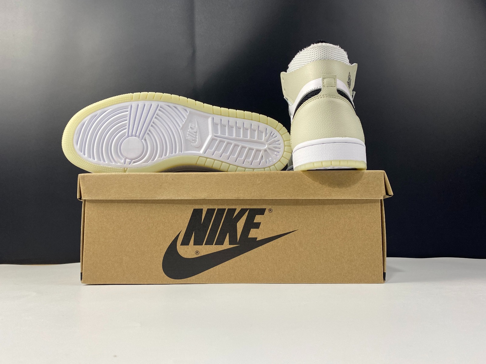 Air Jordan 1 High Zoom Comfort Light Bone CT0979 002