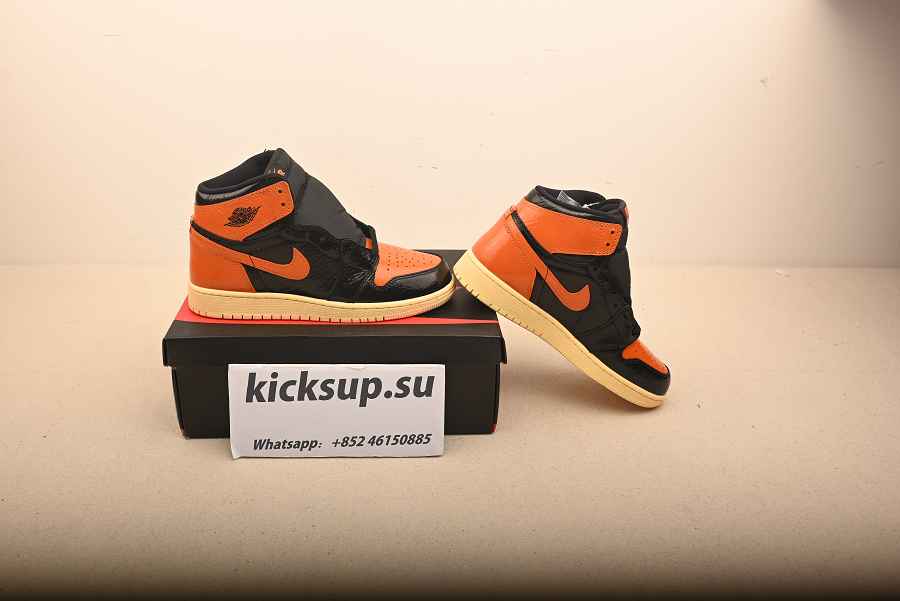 Air Jordan 1 Retro High Shattered Backboard 3.0 555088-028